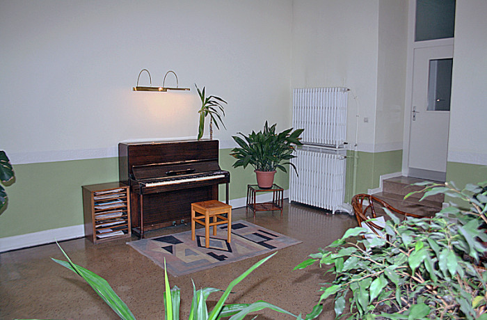 Hall piano